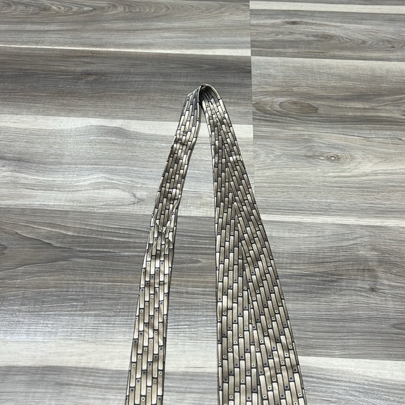 Van Heusen neck  tie 100% silk - Picture 7 of 7